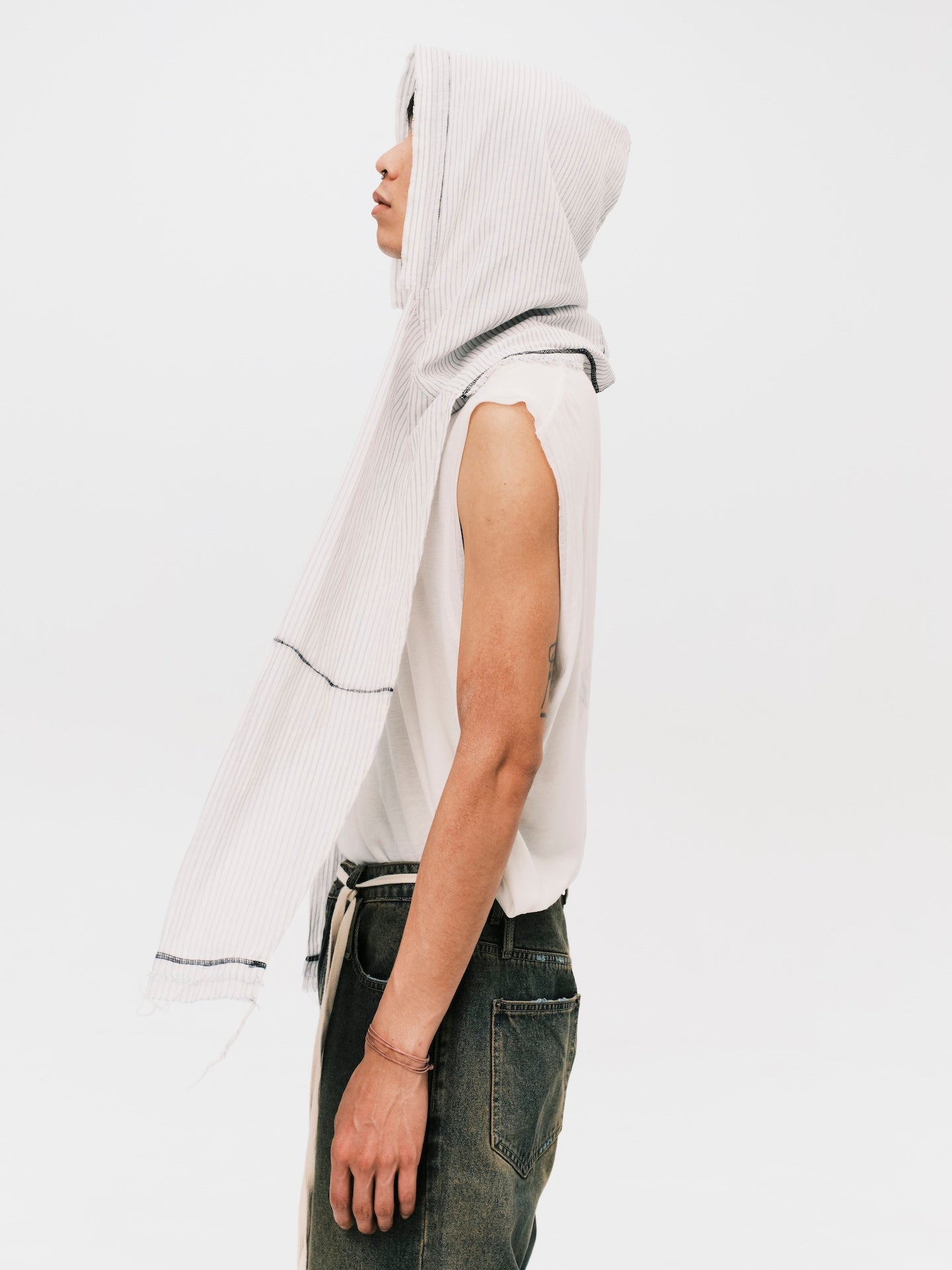 RAW EDGE HOODIE SCARF