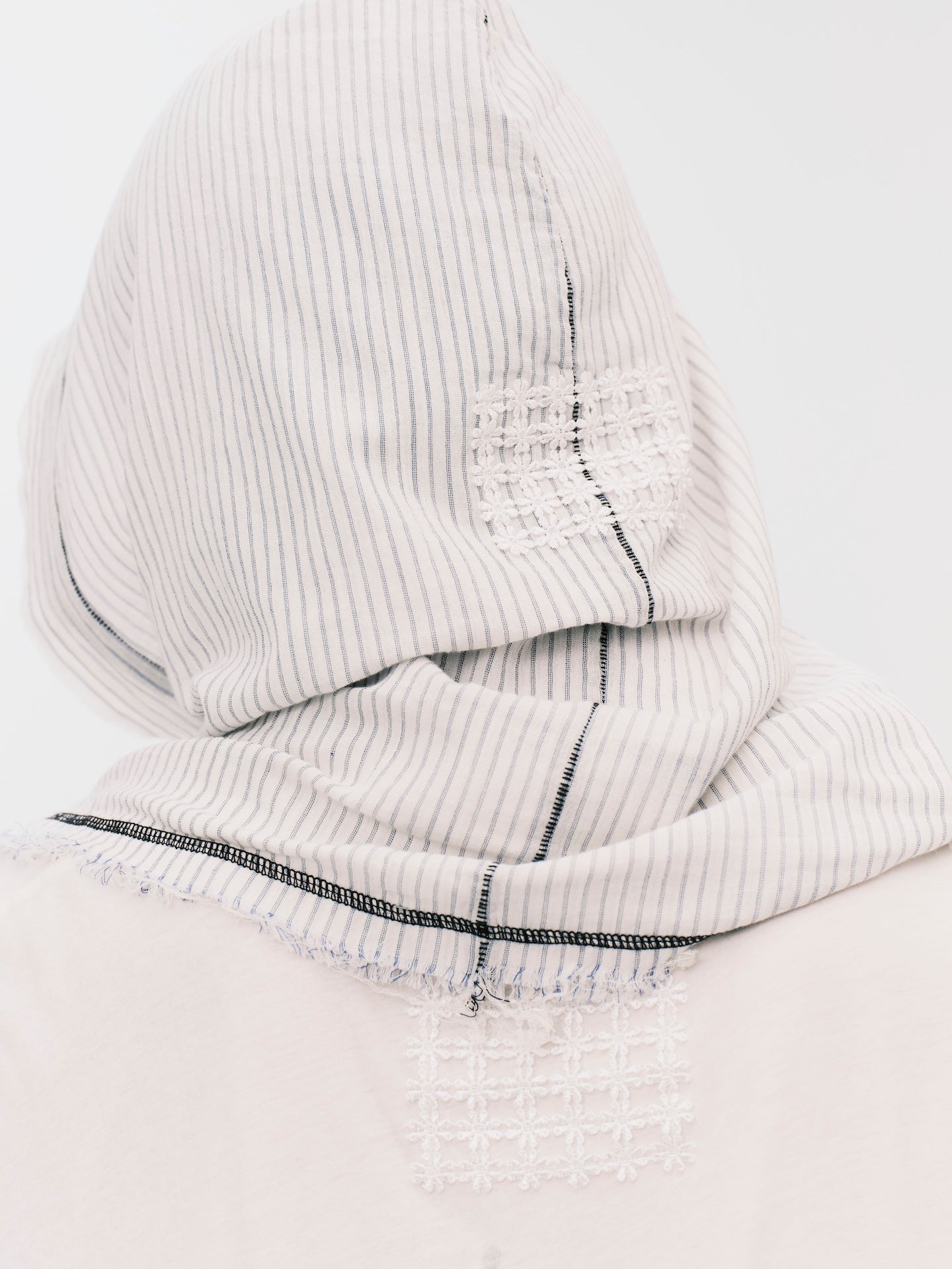 RAW EDGE HOODIE SCARF