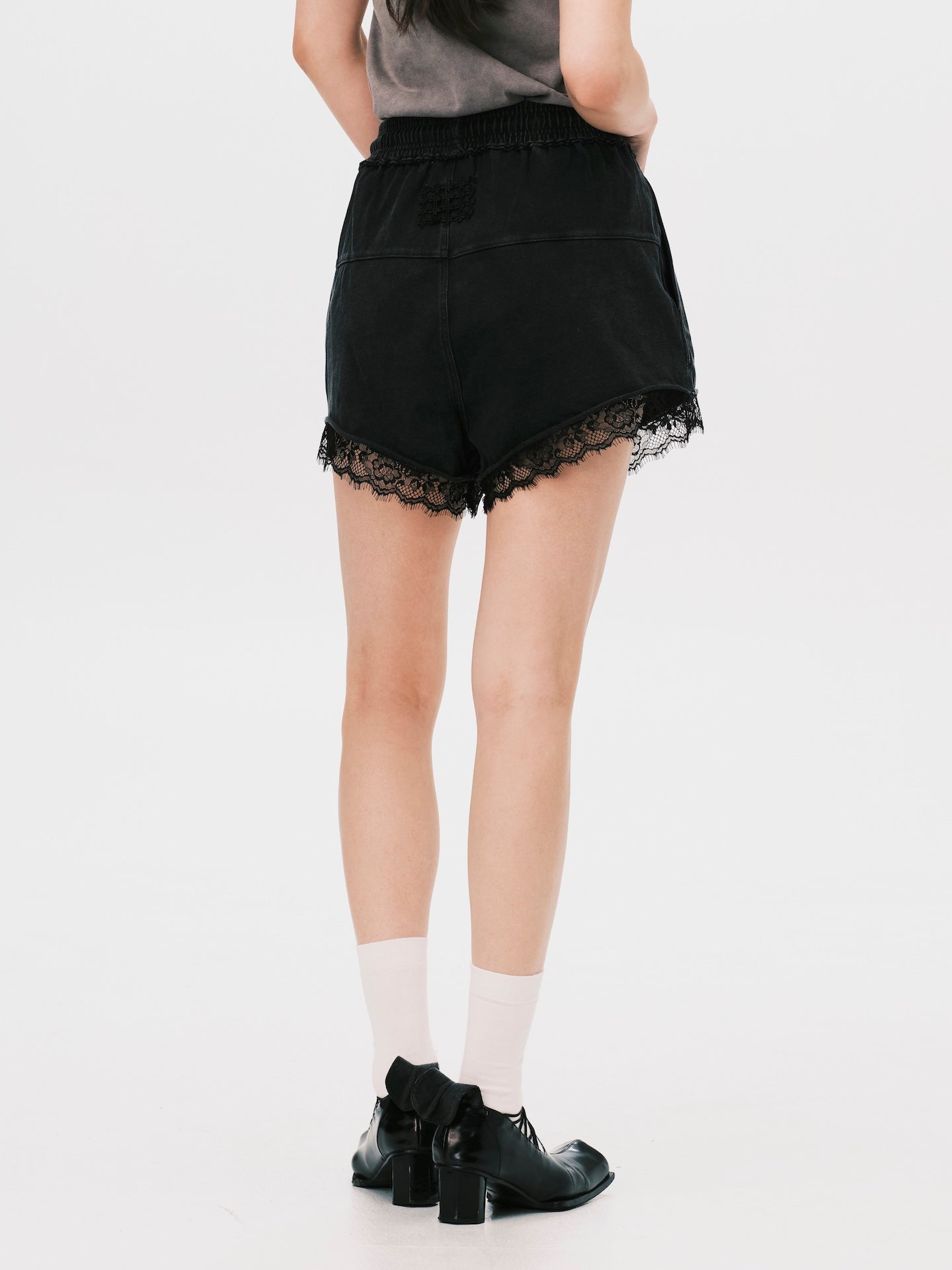 LACE WASHED SHORTS (WOMEN)