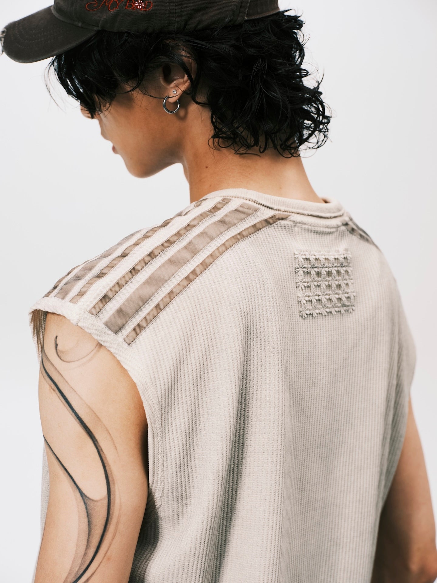 WASHED WAFFLE SLEEVELESS TOP BEIGE