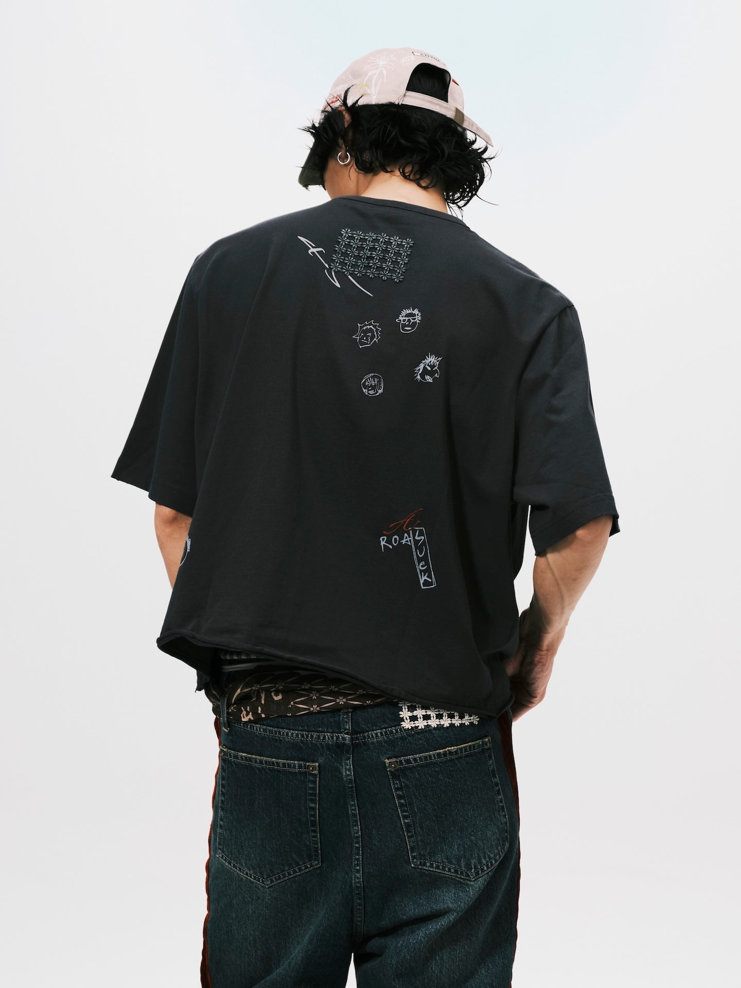 WASHED SKETCH CROPPED TEE BLACK