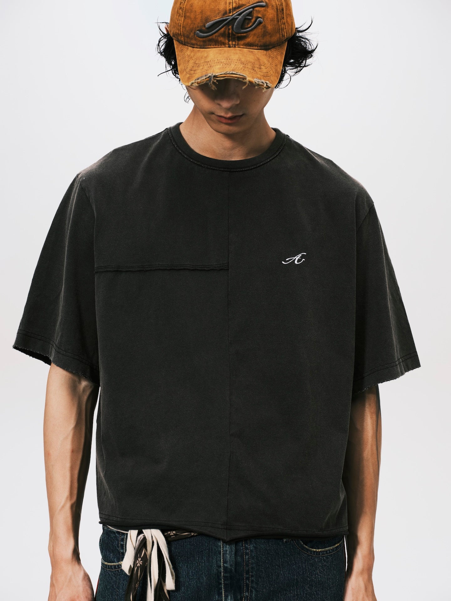 RECONSTRUCT CROPPED TEE BLACK