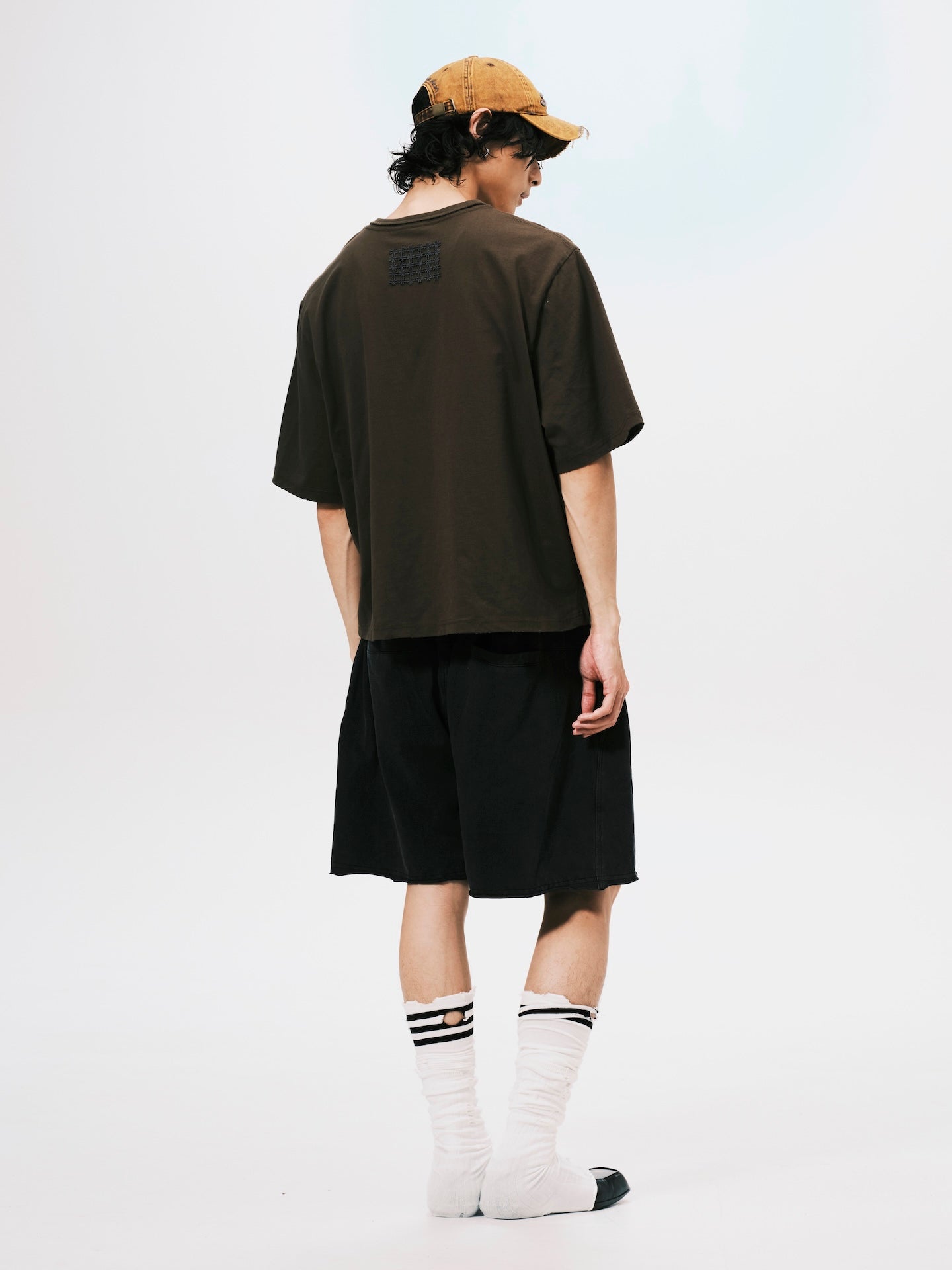 TEAM PRINT CROPPED TEE OLIVE