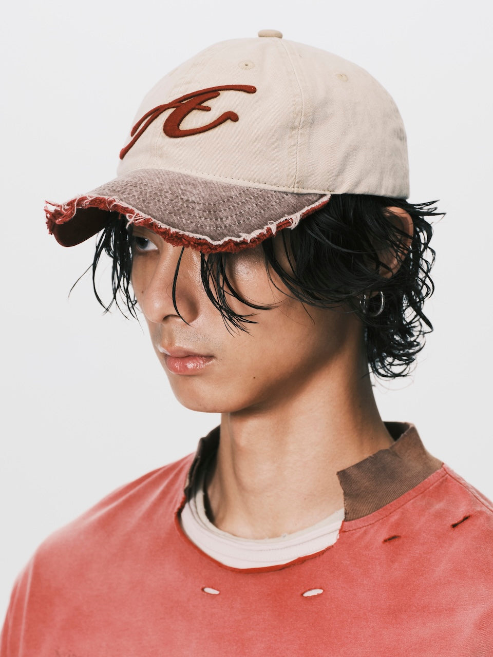 FRAYED BRIM CAP BEIGE / RED