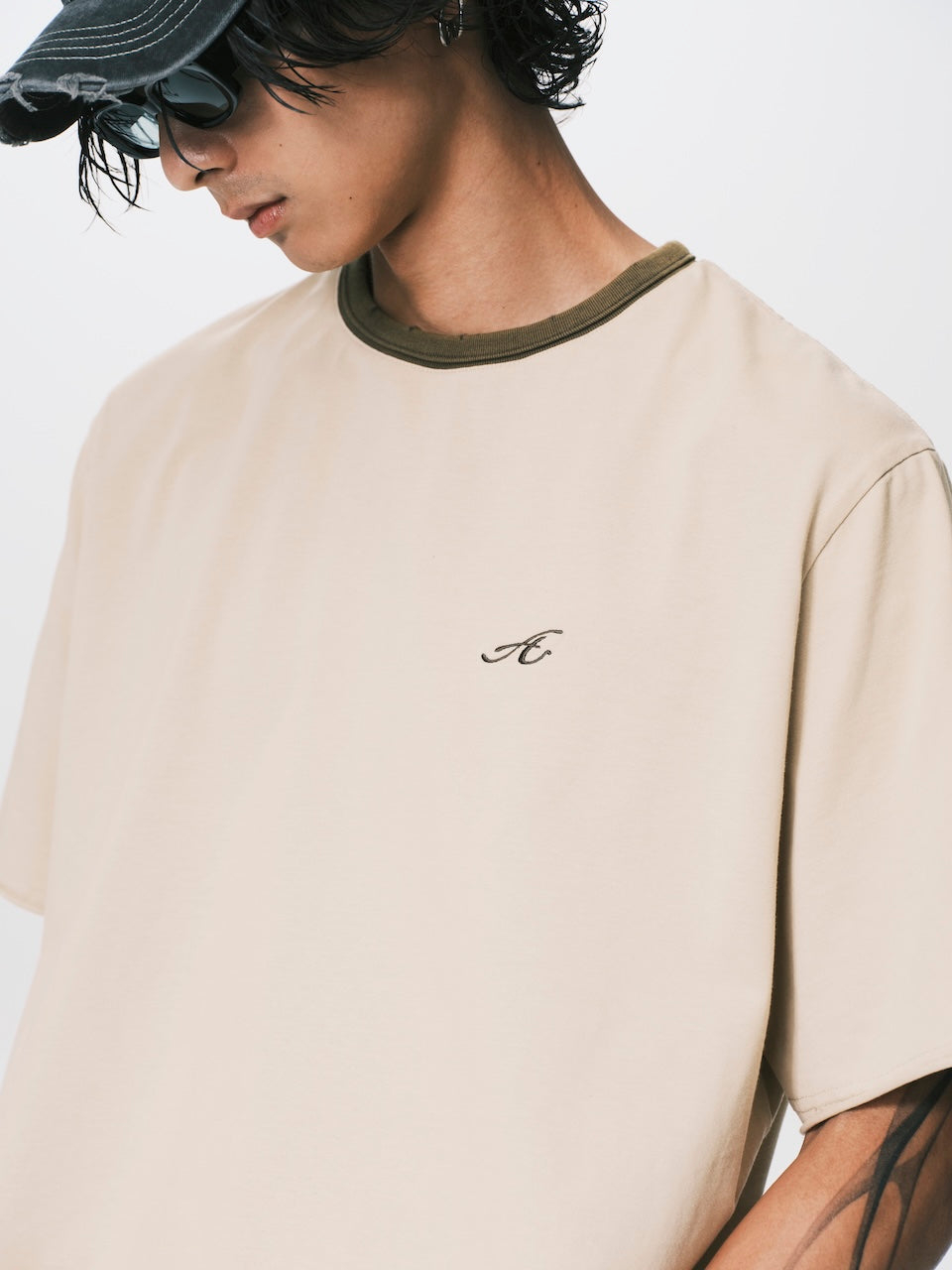 CONTRAST COLLAR CROPPED TEE BEIGE