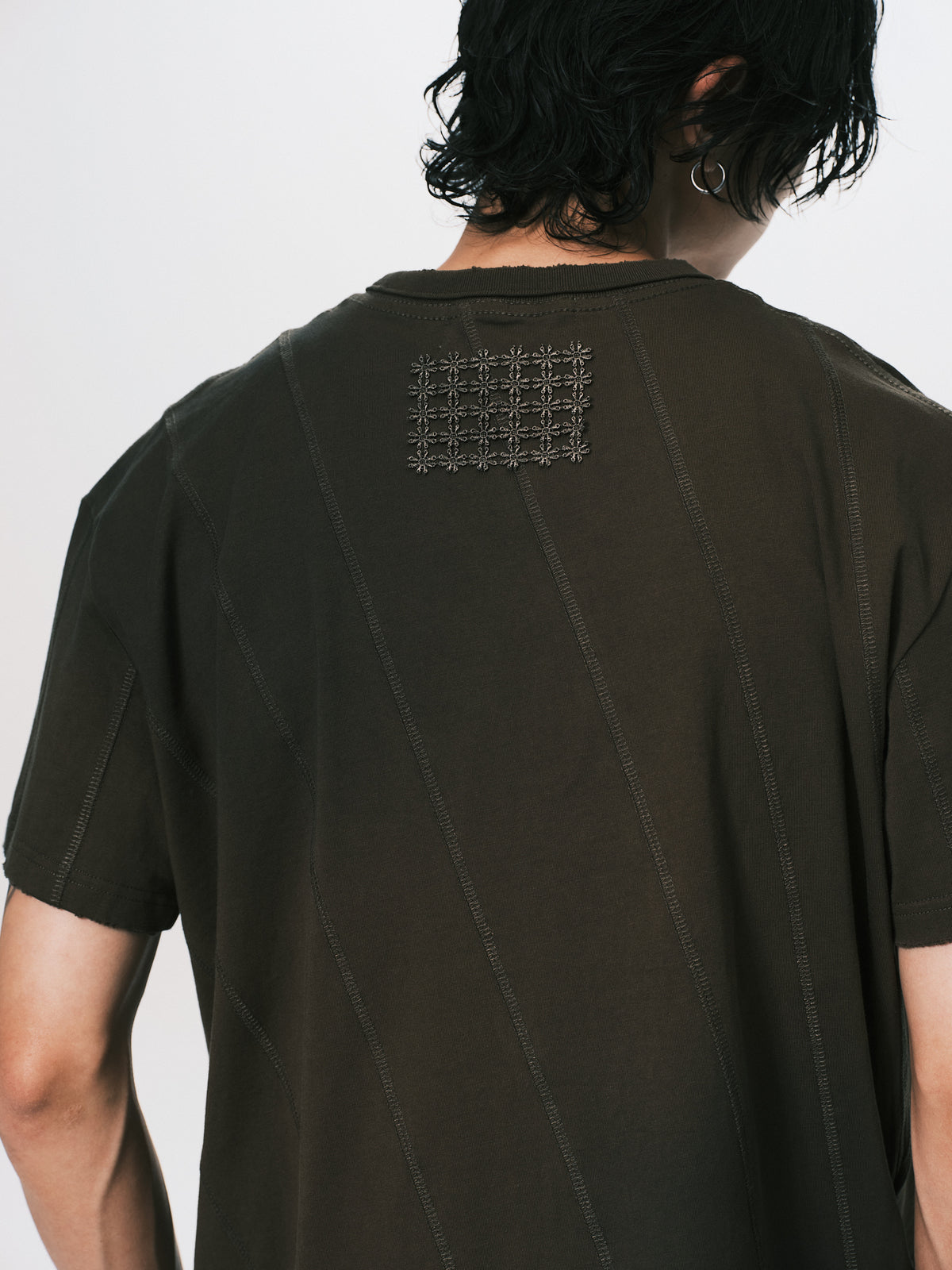 DIAGONAL CUT PRINT TEE OLIVE