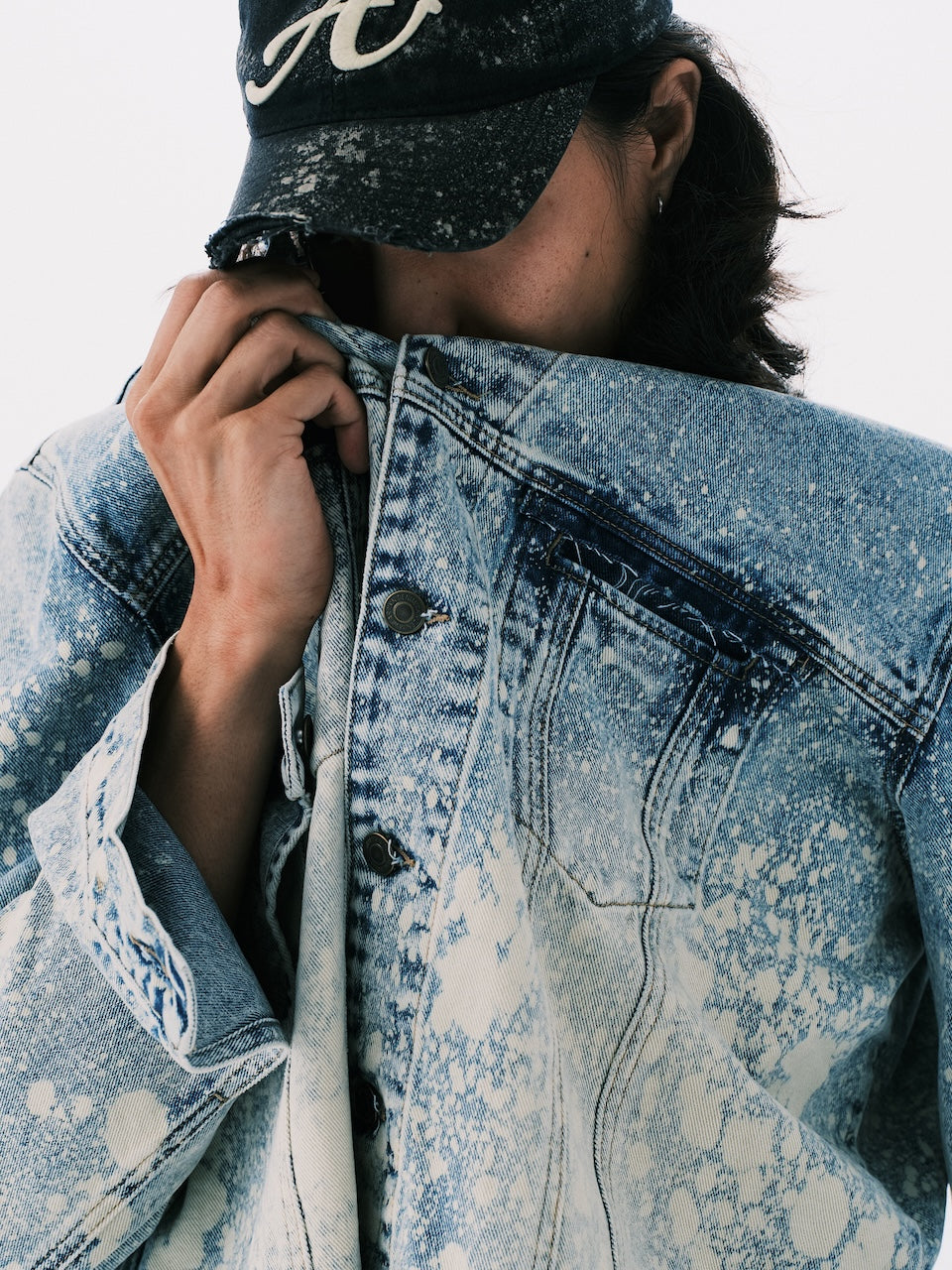 PAINT CROPPED DENIM JACKET BLUE