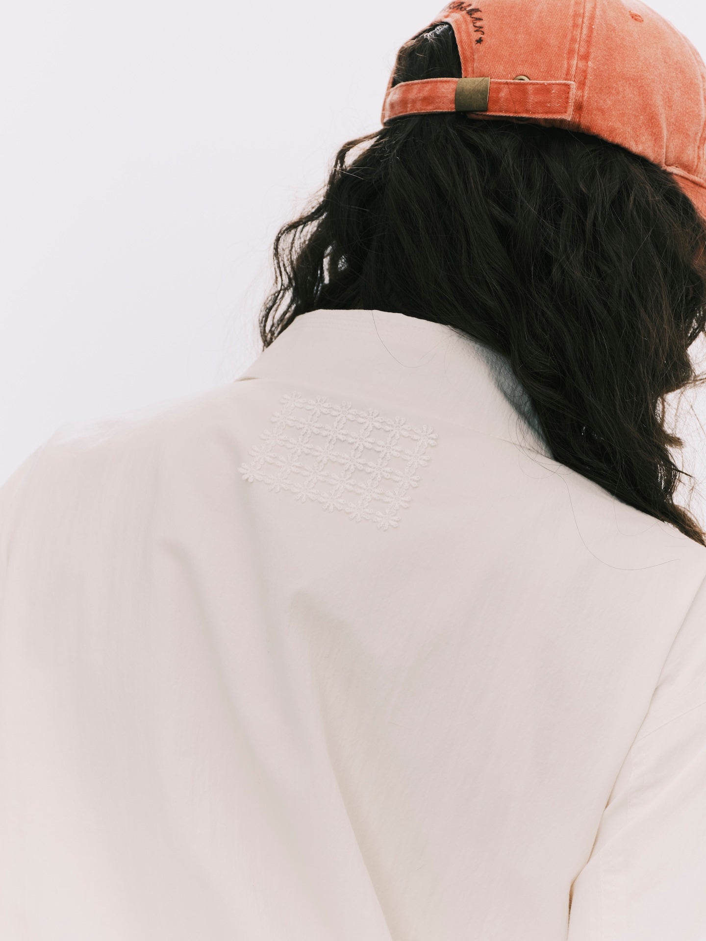 BOXY FRILLS JACKET WHITE (WOMEN)