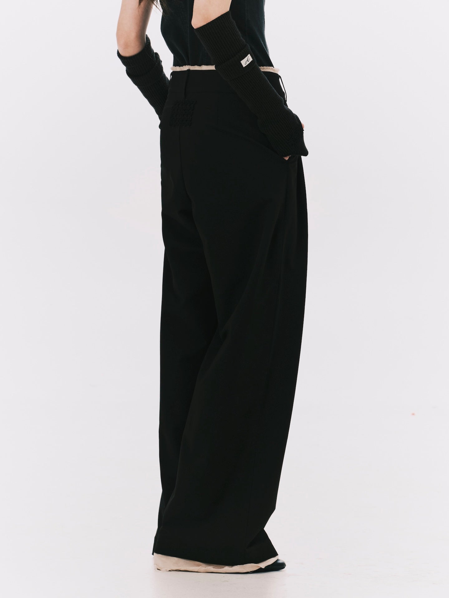 LAYERD PLEATED TROUSERS BLACK (WOMEN)