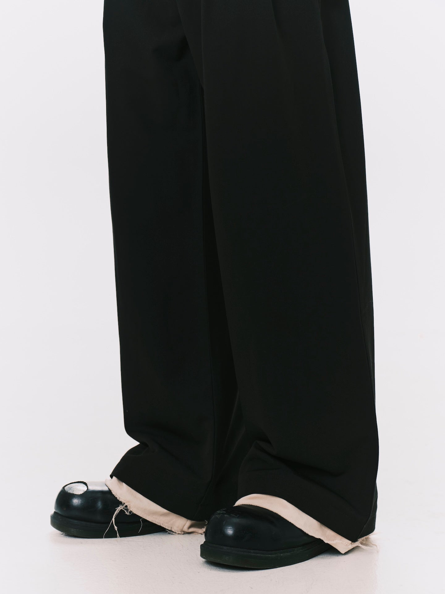LAYERD PLEATED TROUSERS BLACK