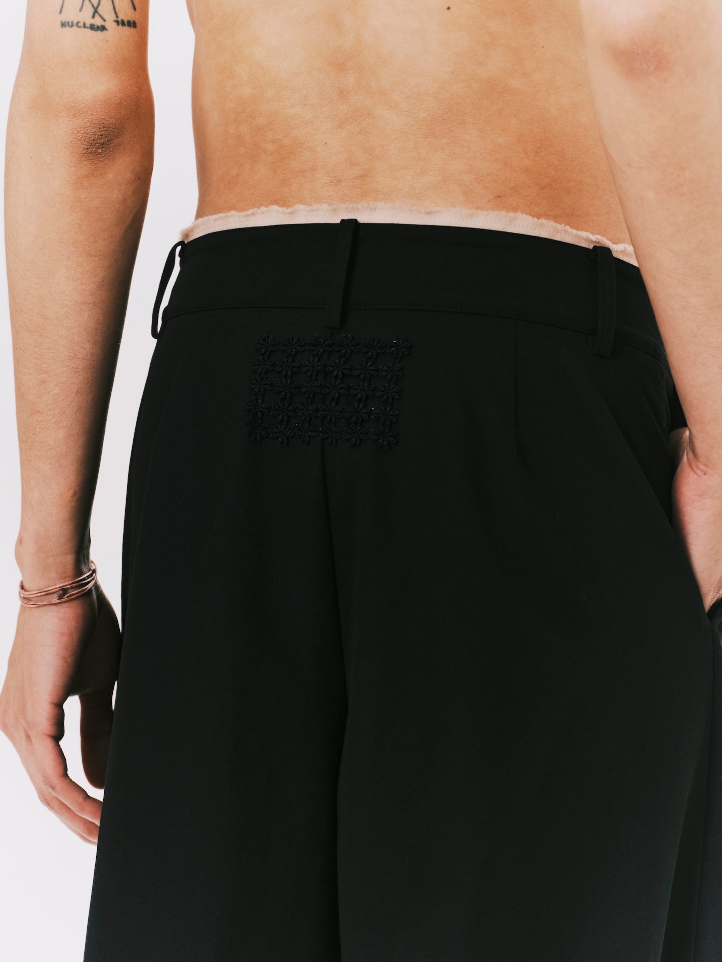 LAYERD PLEATED TROUSERS BLACK