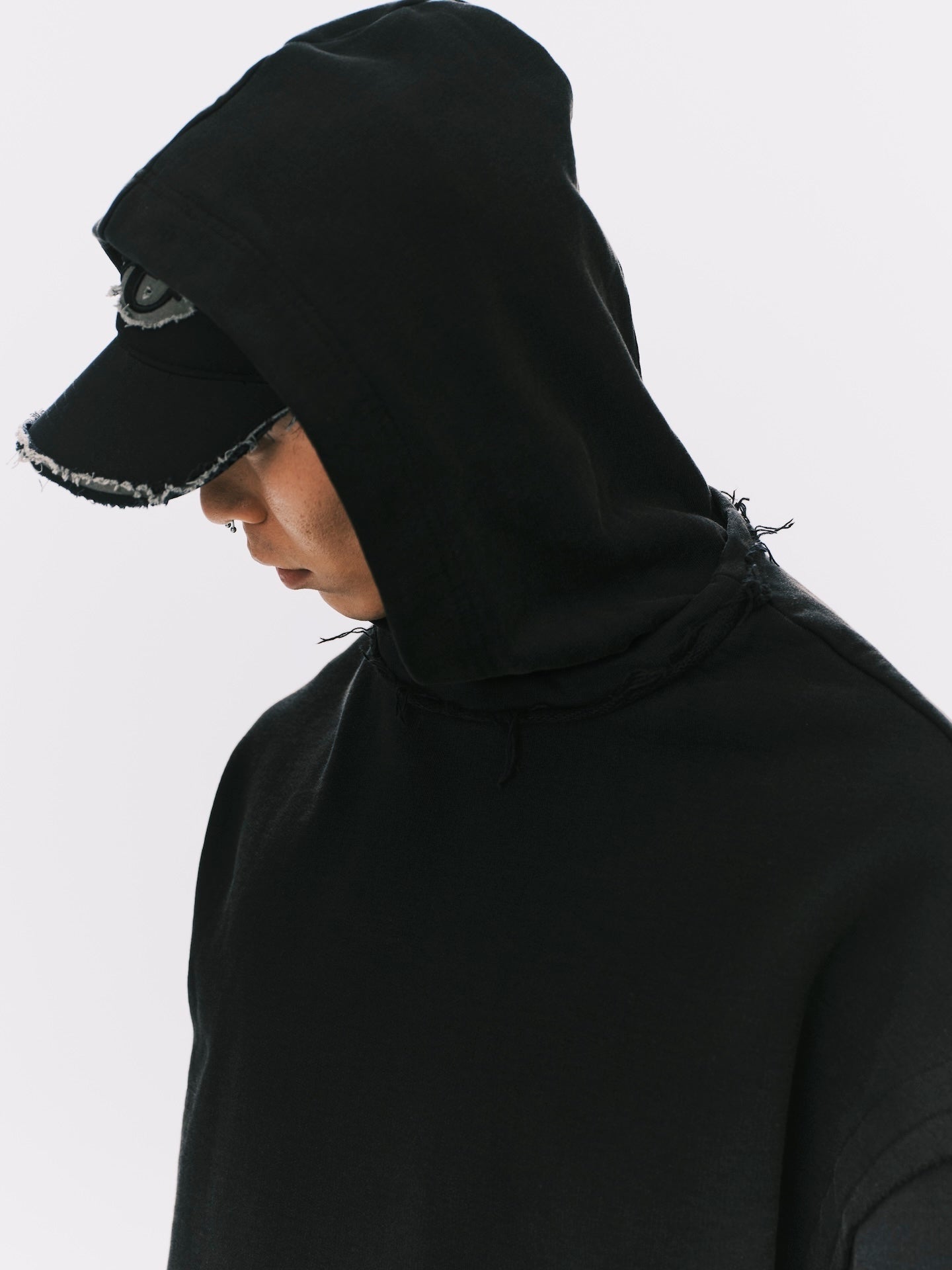 BOXY RAW EDGE HOODIE BLACK