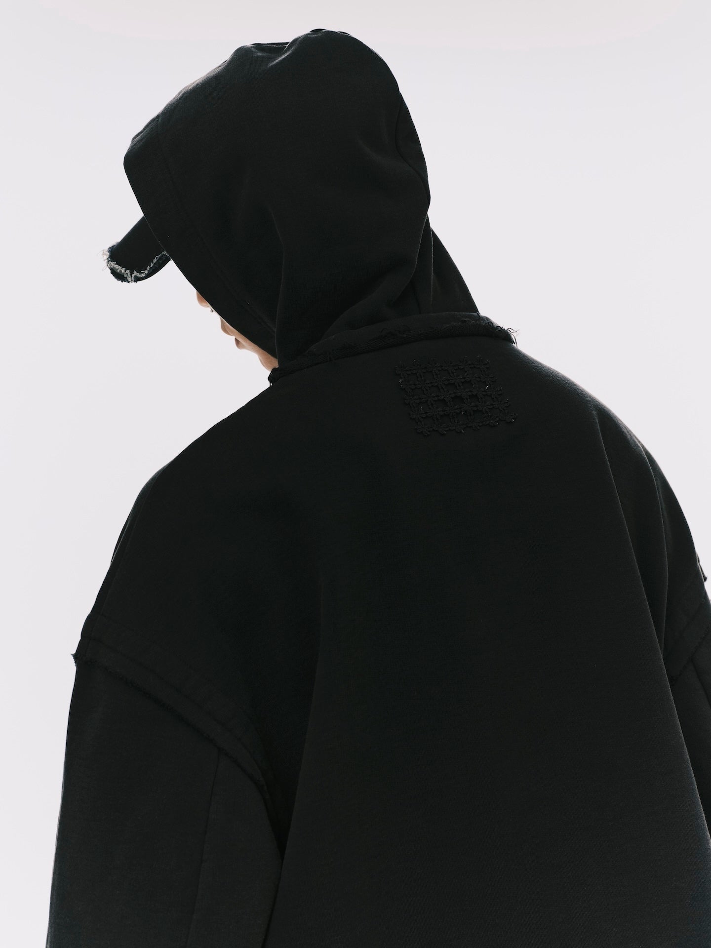 BOXY RAW EDGE HOODIE BLACK