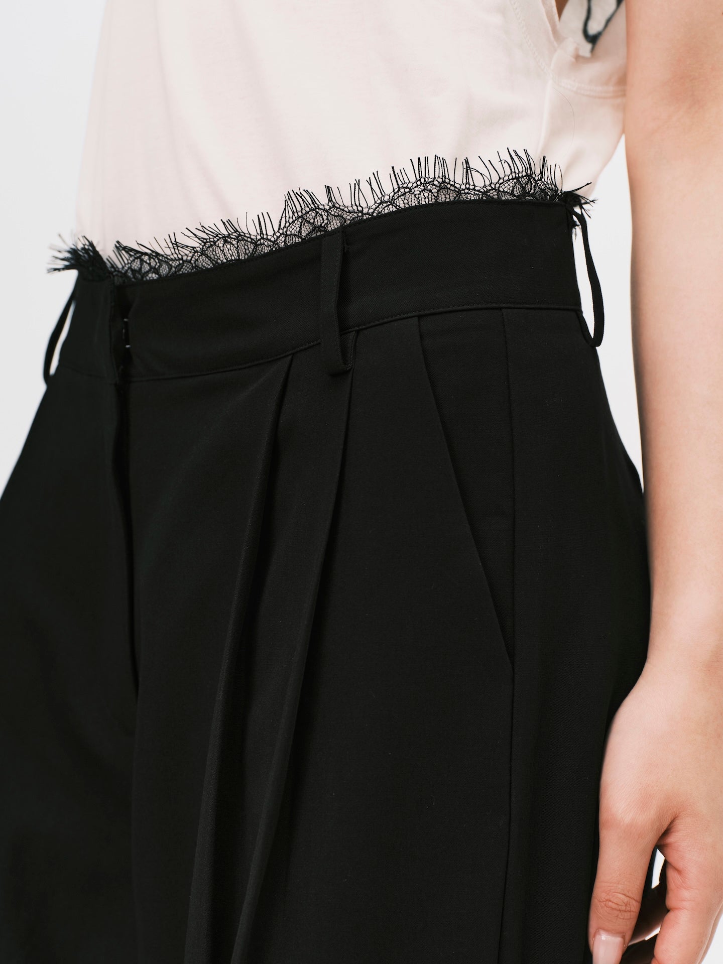 LACE PLEATED TROUSERS BLACK (WOMEN)