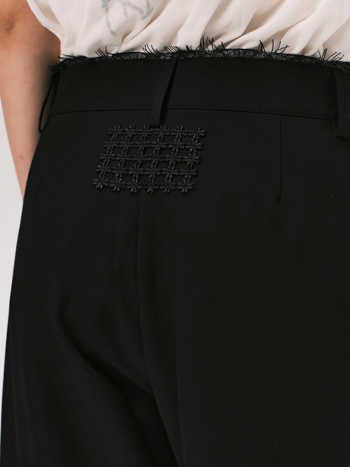 LACE PLEATED TROUSERS BLACK (WOMEN)