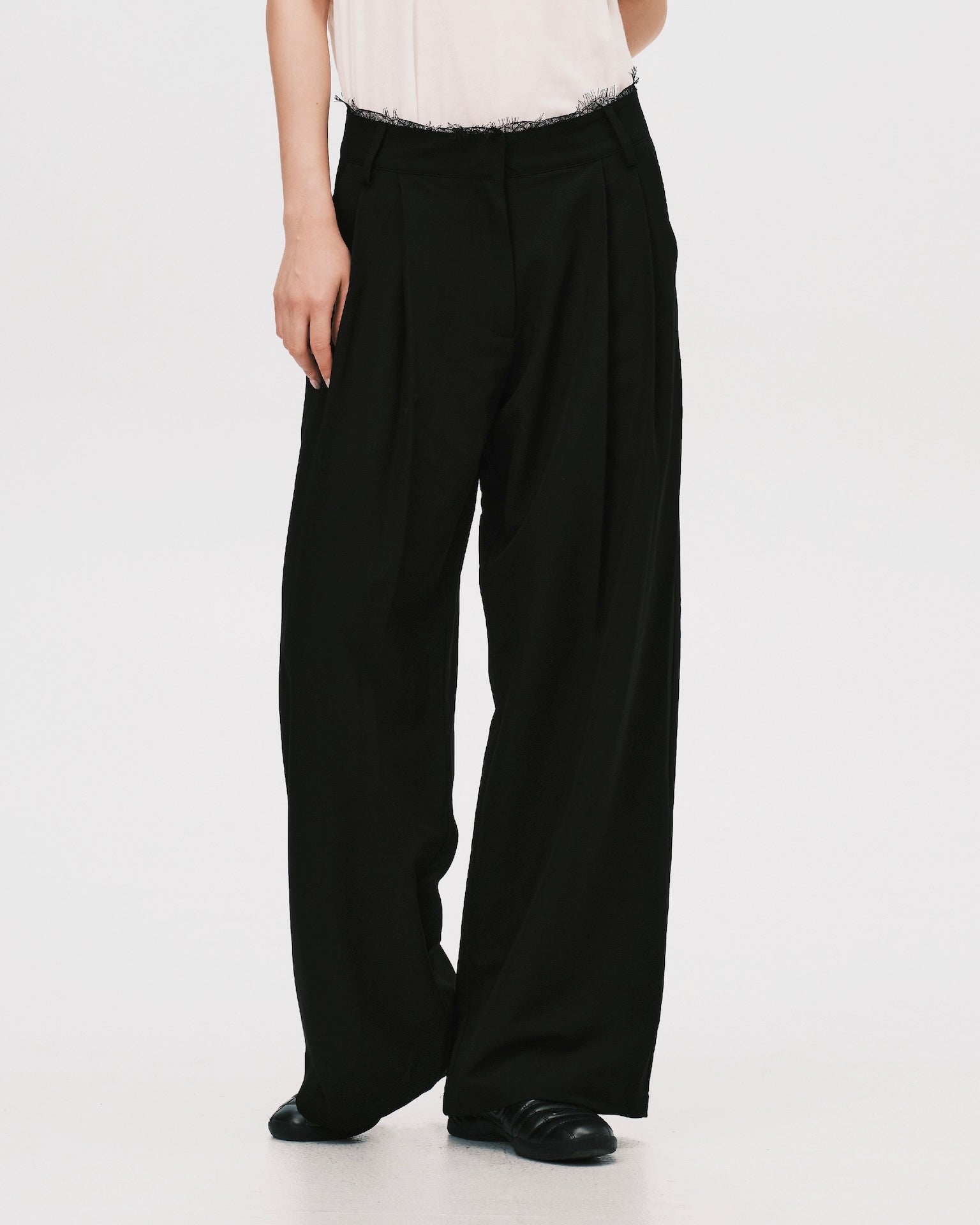 LACE PLEATED TROUSERS BLACK (WOMEN)