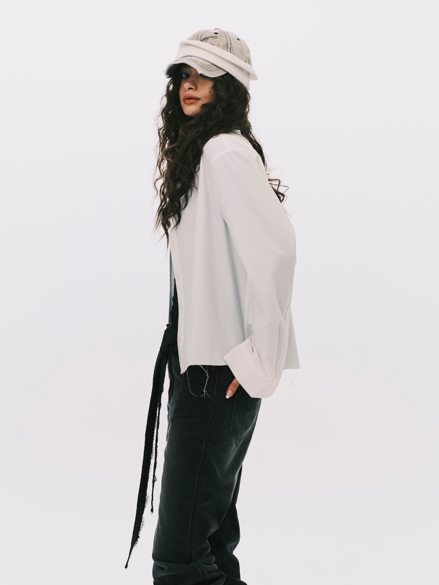 RAW EDGE CROPPED SHIRT WHITE (WOMEN)